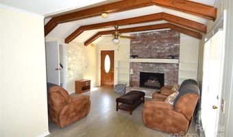 1108 Pine Hill Rd, Asheboro, NC 27205