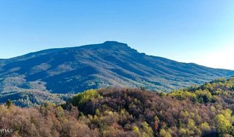 762 George Eggers Rd, Banner Elk, NC 28604