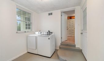 1027 W Superior St, Alma, MI 48801
