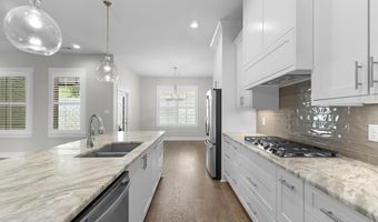 7901 S Shoreline Blvd, Benton, AR 72019