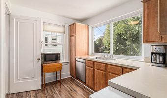 1210 Henry St, Ann Arbor, MI 48104