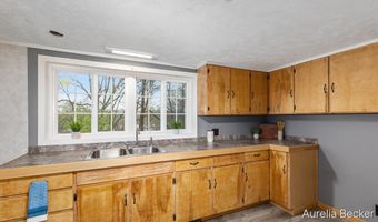 425 S Cedar St, Allegan, MI 49010