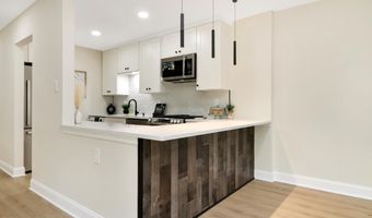 7980 AUDUBON Ave 203, Alexandria, VA 22306