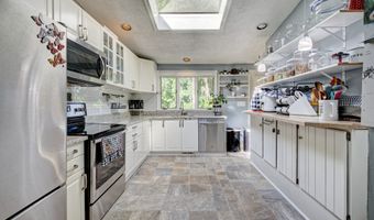 681 Stevens St, Bristol, CT 06010