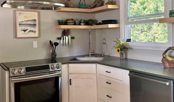 112 S Crest Dr, Burlington, VT 05401