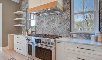 7527 Ladys Secret Ln, Awendaw, SC 29429