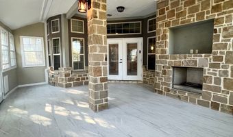 166 Big Oak Dr, Adkins, TX 78101