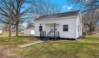 410 4th St, Carlyle, IL 62231