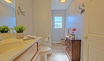 4 Mainstay Ln, Bourne, MA 02532