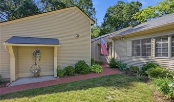 115 Pine Glen Dr, East Greenwich, RI 02818