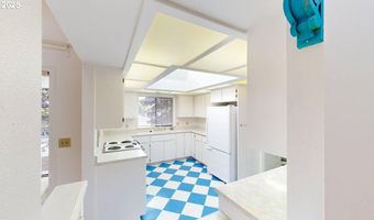 801 BROOKHAVEN Dr, Brookings, OR 97415