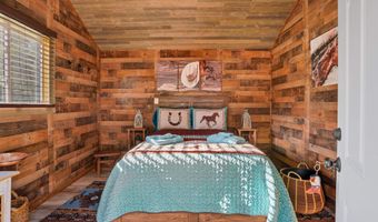 417 Candia Rd, Chester, NH 03036