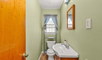 14 E Coddington Ave E, Avenel, NJ 07001