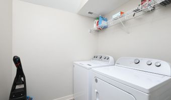 5421 Rowling Dr, Ames, IA 50014