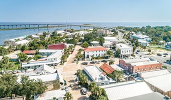 340 Bay City Rd, Apalachicola, FL 32320