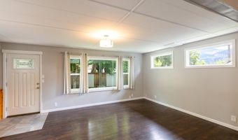 207 N MAPLE St, Bingen, WA 98605
