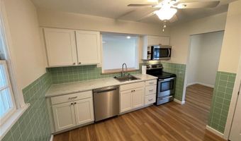 433 Essen Ln, Ballwin, MO 63021