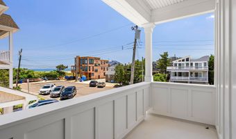 27 THIRD St, Beach Haven, NJ 08008