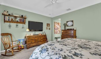 7 Woodlake Ct, Barnegat, NJ 08005