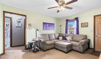 1006 Baretta Ct, Aurora, MO 65605