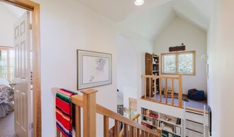 1225 Country Ln, Lamoille, NV 89828