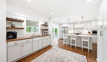 2400 Anchor Way, Anchorage, KY 40223