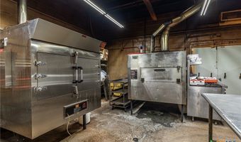 212 S Hickory St, Abbott, TX 76621