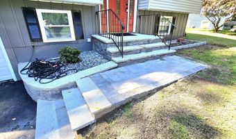 1 Jaybee Dr, Bloomfield, CT 06002