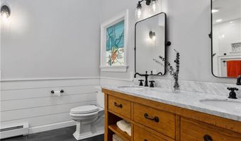 30 Middle Rd, East Greenwich, RI 02818