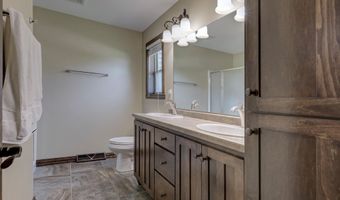 4800 N INDIGO Ln, Appleton, WI 54913