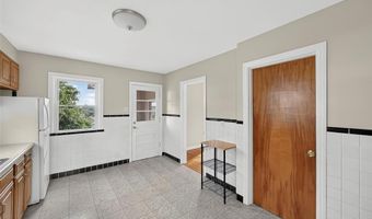 105 N Elm St, Ballwin, MO 63011