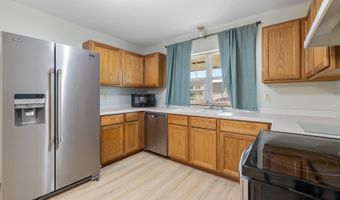 6025 RANDAL Ln, Caledonia, WI 53402