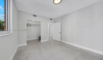 2775 NE 187th St 318, Aventura, FL 33180