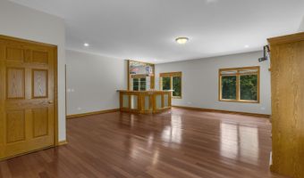 2 Echowood Dr, Algonquin, IL 60102