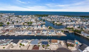 91 S Ronald Ave S, Bayville, NJ 08721