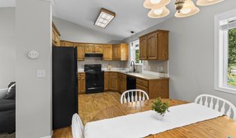 112 W River Oak Ct, Brandon, SD 57005