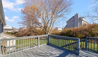 120 Chestnut Ave, Narragansett, RI 02882
