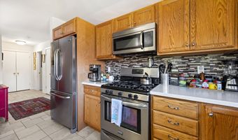 64 Montoya Dr 64, Branford, CT 06405