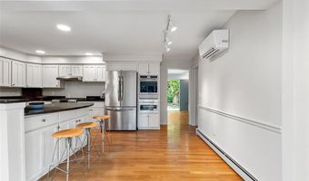 19 Preston Dr, Barrington, RI 02806