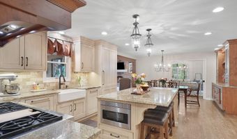326 Greentree Ln NE, Ada, MI 49301