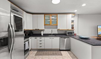 84 Roundhouse Rd, Bourne, MA 02532