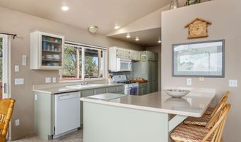 635 N Cougar Ln, Apple Valley, UT 84737