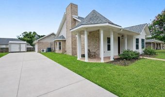 246 Pine Driveway, Bay St. Louis, MS 39520