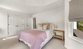 103 NE 7th St, Bentonville, AR 72712