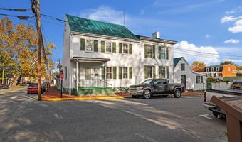 219 W LIBERTY St, Charles Town, WV 25414