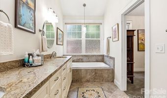 15 Quail Hollow Dr, Arden, NC 28704