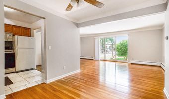 1249 Island Dr 101, Ann Arbor, MI 48105
