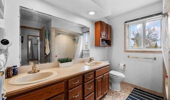 6716 Rosedale Blvd, Allen Park, MI 48101