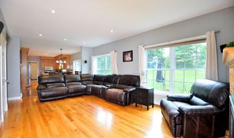 34 Chippenwood Ln, Bristol, CT 06010