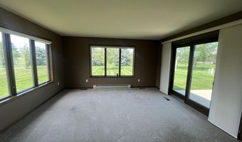 2519 Whisper Wind Dr, Aberdeen, SD 57401